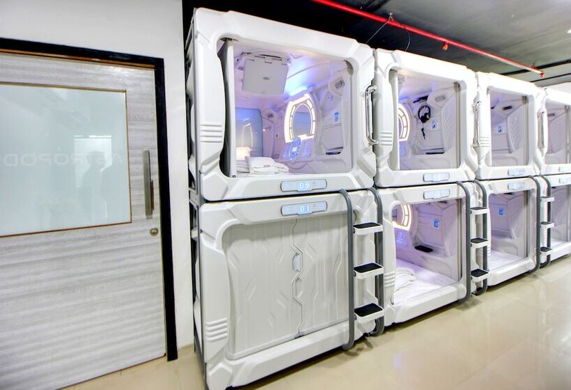 پانسیون Astropods Airport, Mumbai
