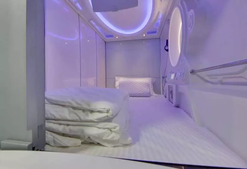 پانسیون Astropods Airport, Mumbai