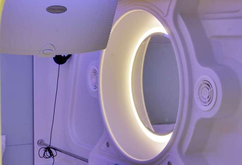 پانسیون Astropods Airport, Mumbai