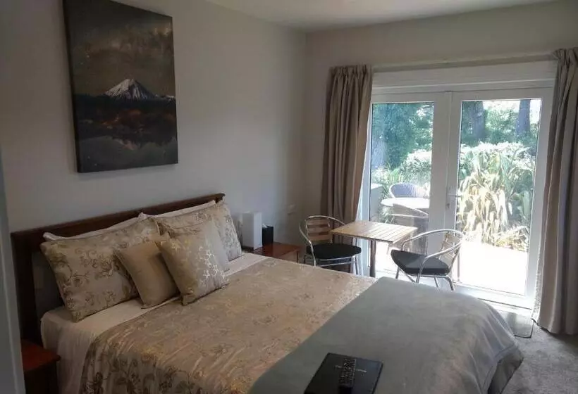 Bed and Breakfast Two Rivers Ohakune