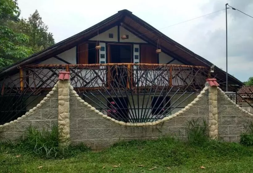 ユースホステル Casa Annunakis