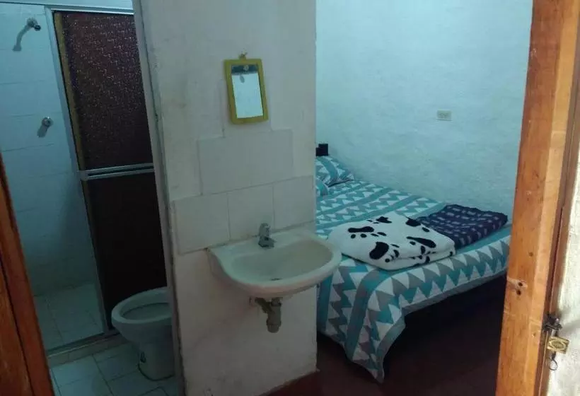 ユースホステル Casa Annunakis