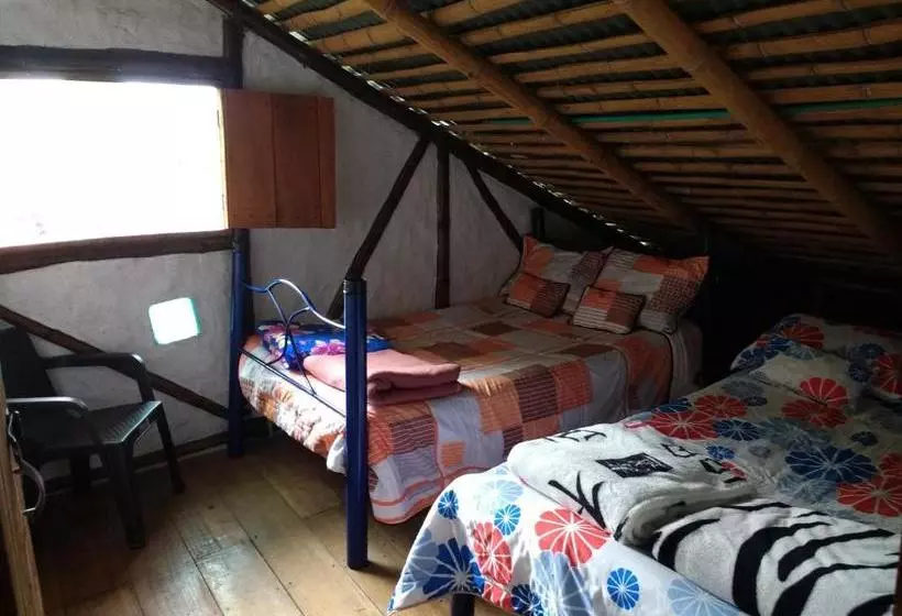 ユースホステル Casa Annunakis