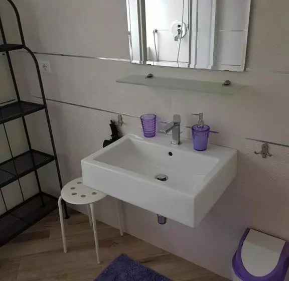 تختخواب و صبحانه Apartment In Salerno Parco