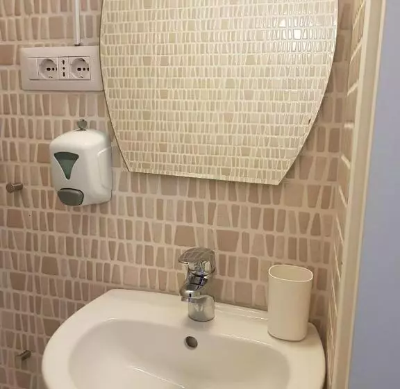 تختخواب و صبحانه Apartment In Salerno Parco