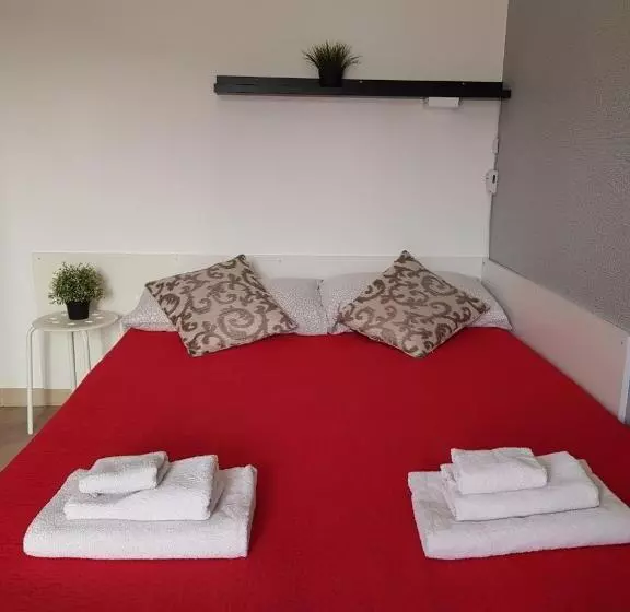 تختخواب و صبحانه Apartment In Salerno Parco