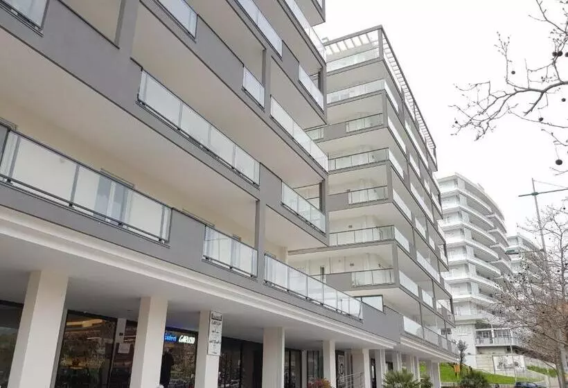 تختخواب و صبحانه Apartment In Salerno Parco