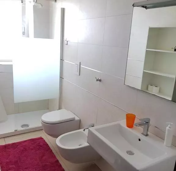 تختخواب و صبحانه Apartment In Salerno Parco