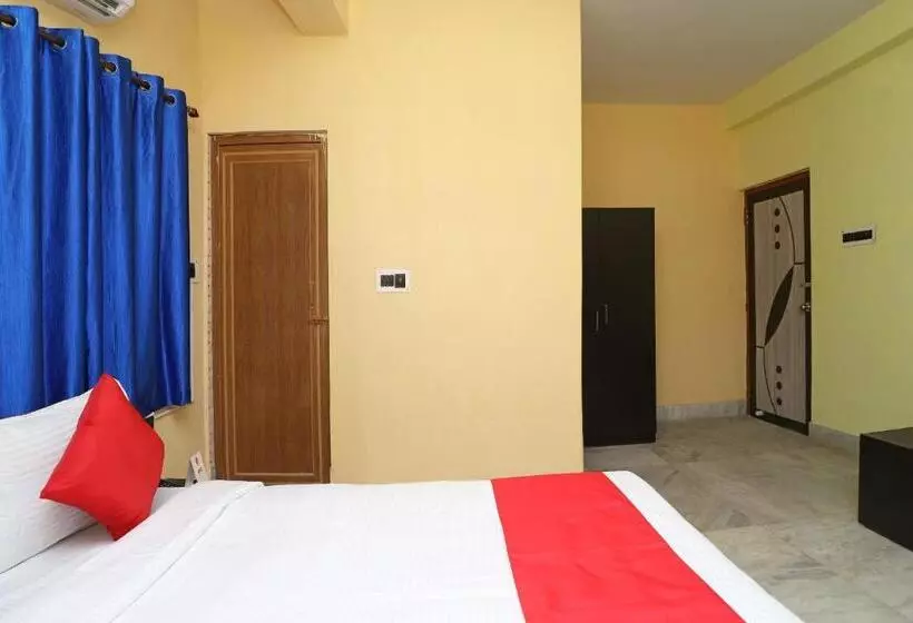Oyo 11530 Hotel Palace