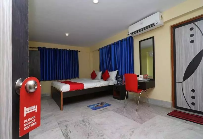 Oyo 11530 Hotel Palace