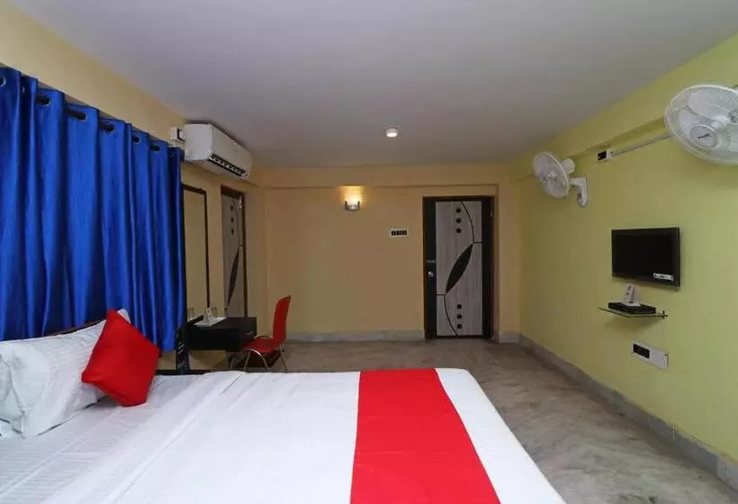 Oyo 11530 Hotel Palace