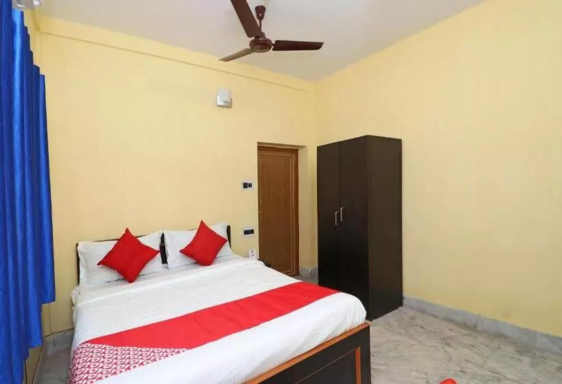 Oyo 11530 Hotel Palace