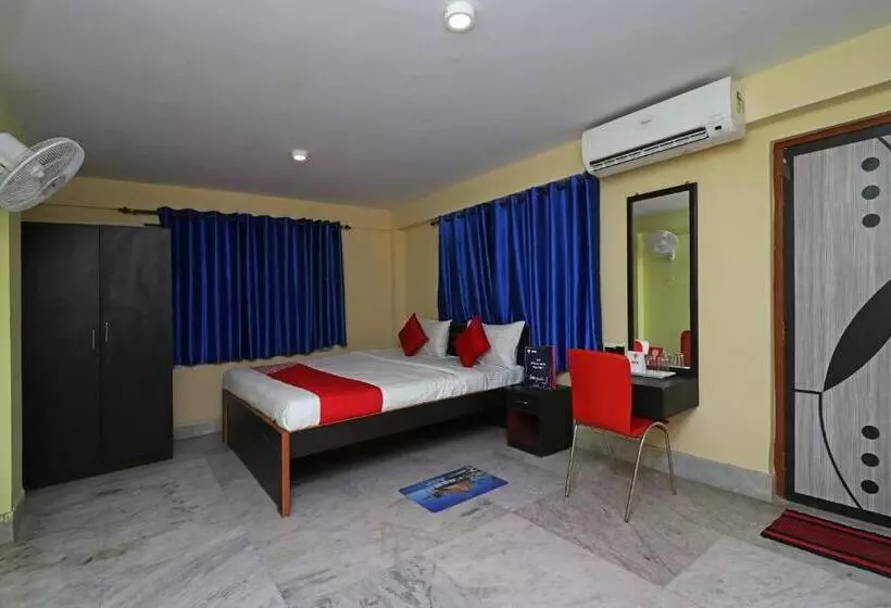 Oyo 11530 Hotel Palace