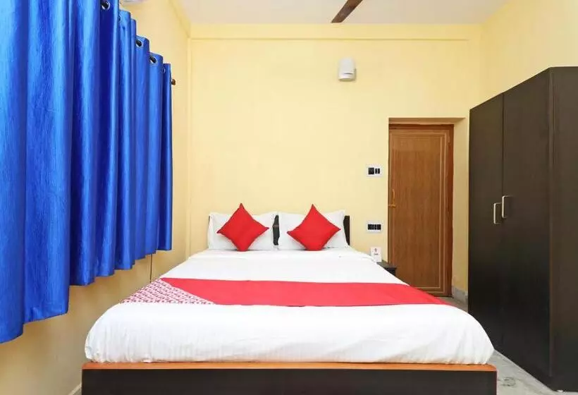 Oyo 11530 Hotel Palace