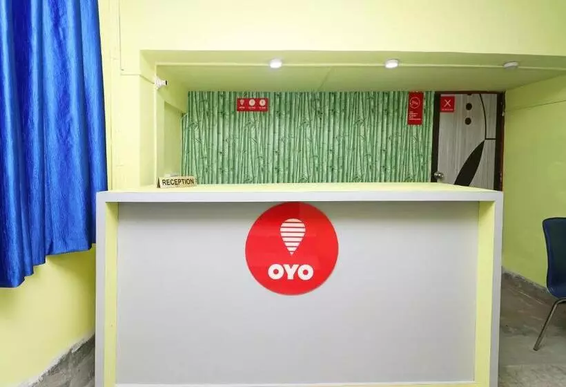 Oyo 11530 Hotel Palace