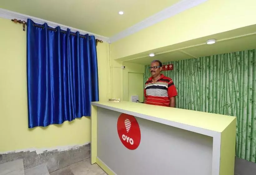 Oyo 11530 Hotel Palace