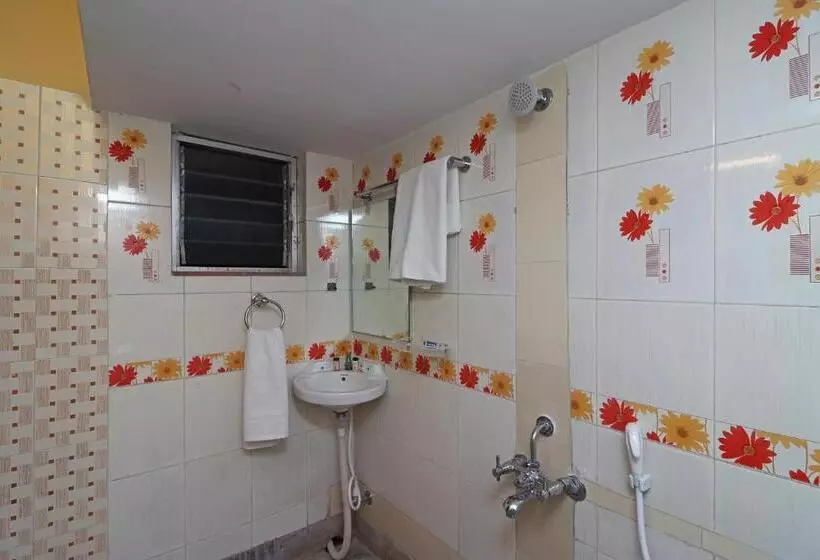 Oyo 11530 Hotel Palace