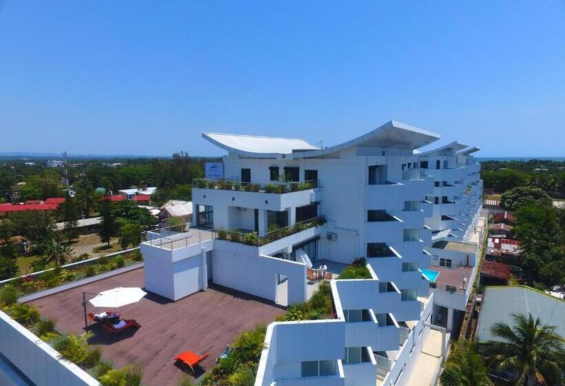 The Streamliner Hotel Apartment