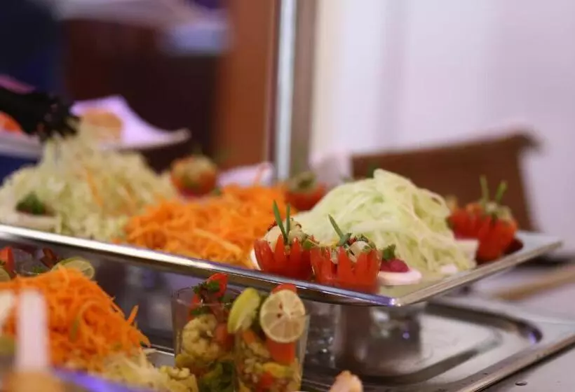 The Streamliner Hotel Apartment