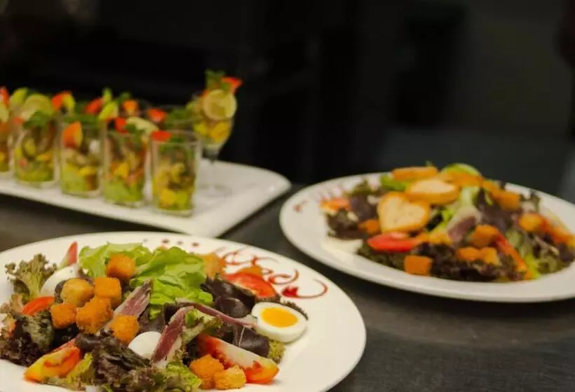 The Streamliner Hotel Apartment