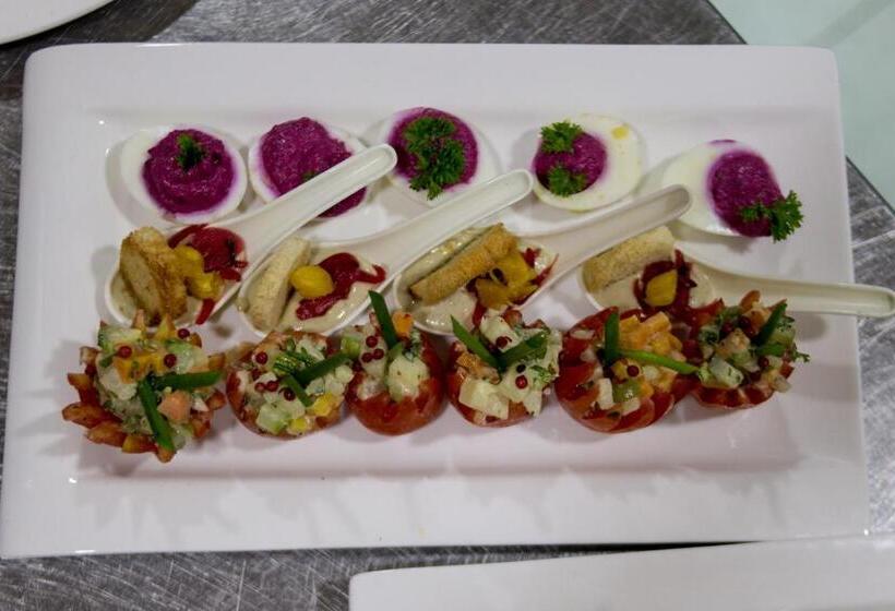 The Streamliner Hotel Apartment