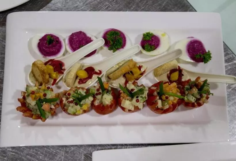 The Streamliner Hotel Apartment