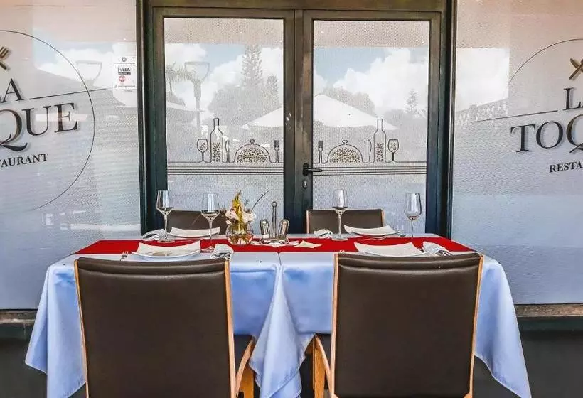 The Streamliner Hotel Apartment