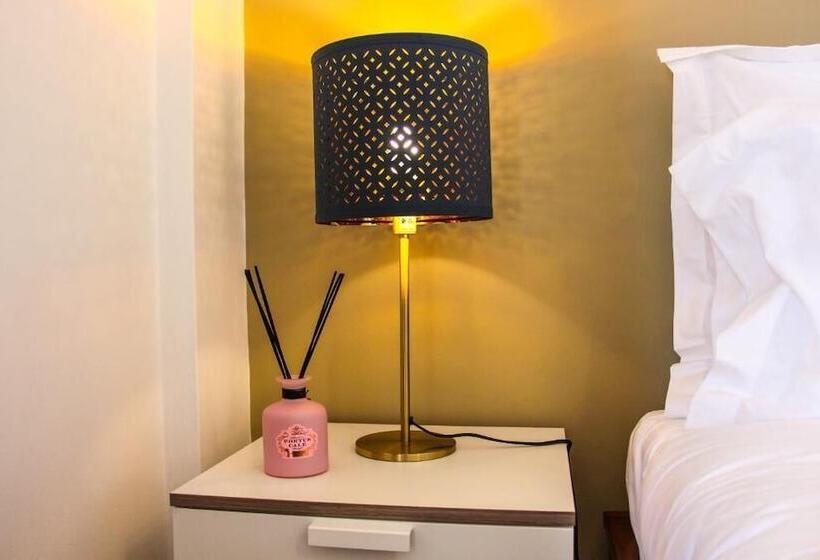 پانسیون Alameda Garden