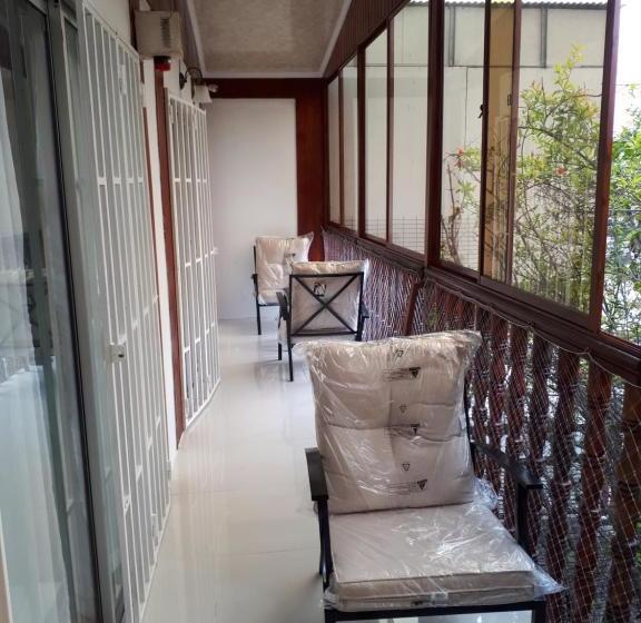 פנסיון Casa Cely