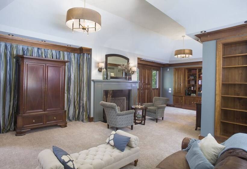 مبيت وإفطار The Morris Estate