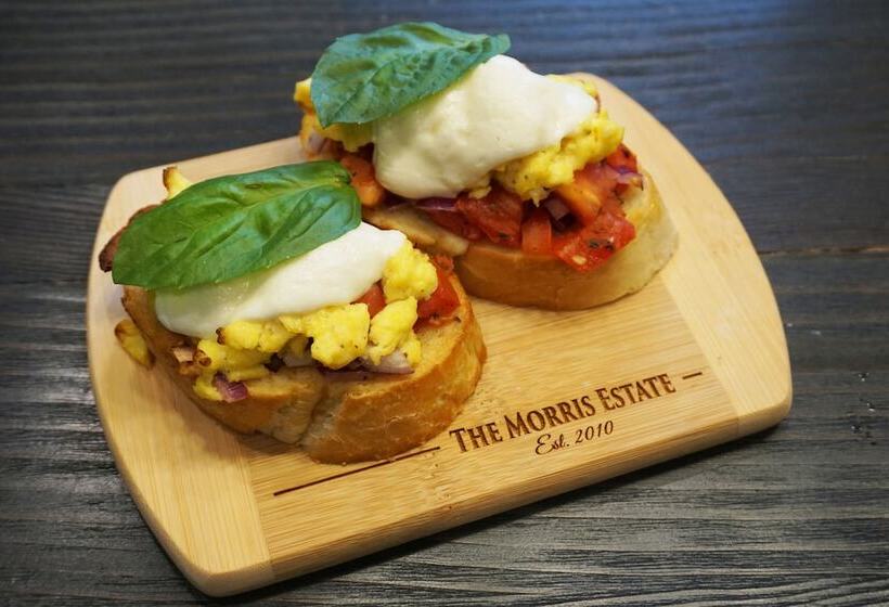 مبيت وإفطار The Morris Estate