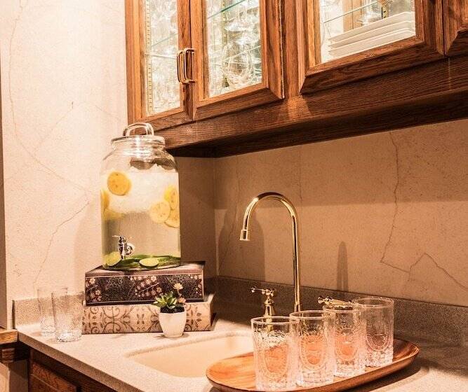 مبيت وإفطار The Morris Estate