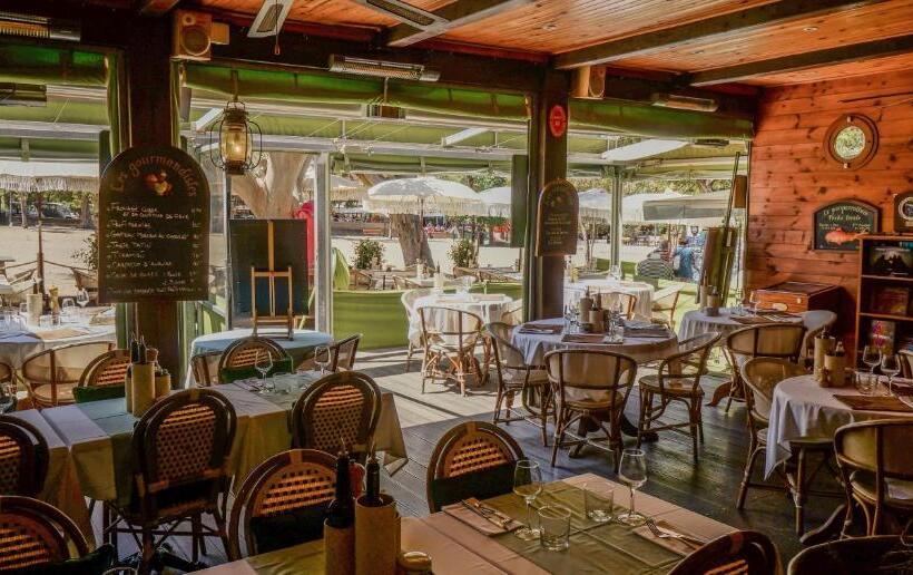 Hotel Hôtel Le Porquerollais