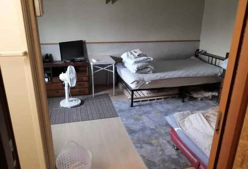 ペンション Kaeru Guest House