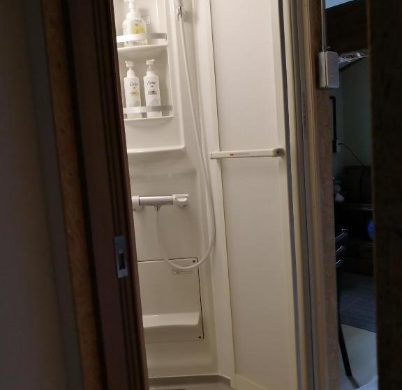 פנסיון Kaeru Guest House