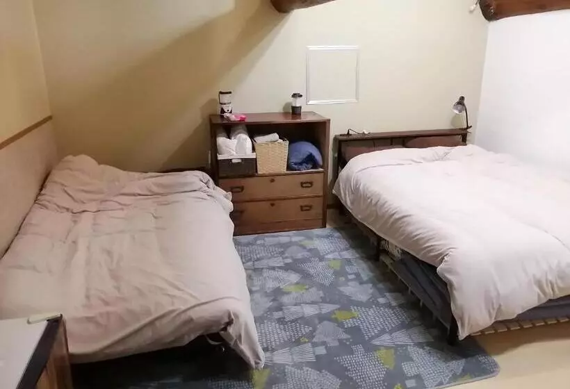 ペンション Kaeru Guest House