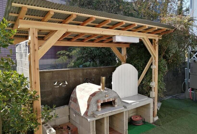 פנסיון Kaeru Guest House