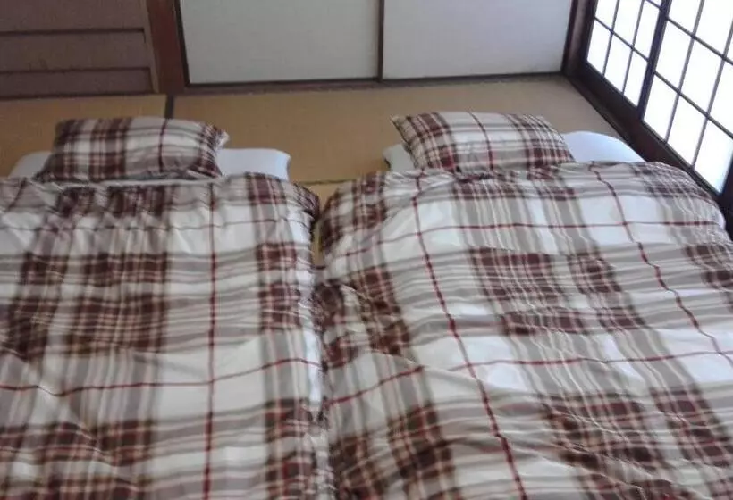 ペンション Kaeru Guest House