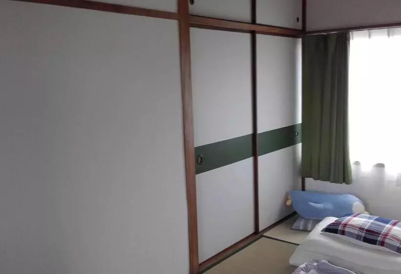 ペンション Kaeru Guest House