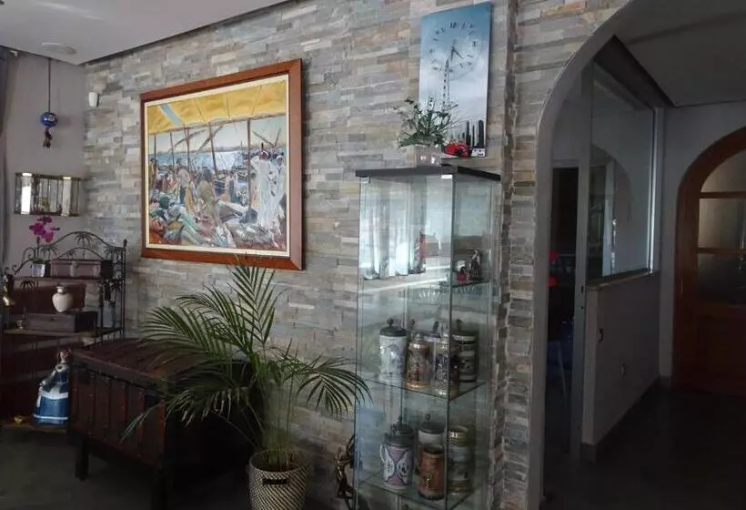 Retkeilymaja Hostal Internacional