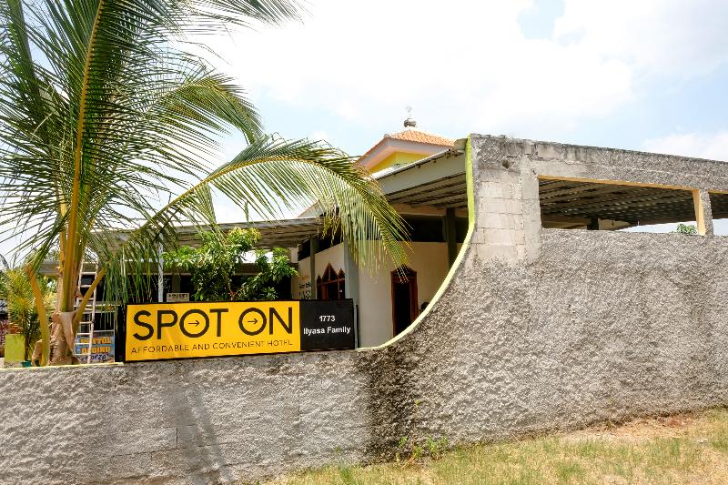 Alberg Spot On 1773 Ilyasa Family