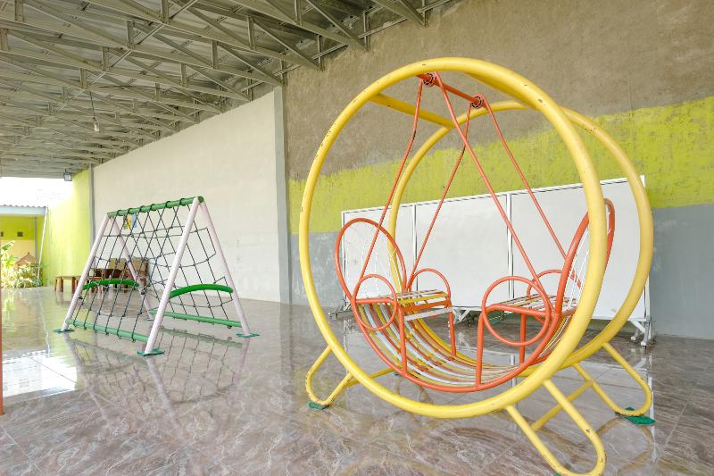 Alberg Spot On 1773 Ilyasa Family