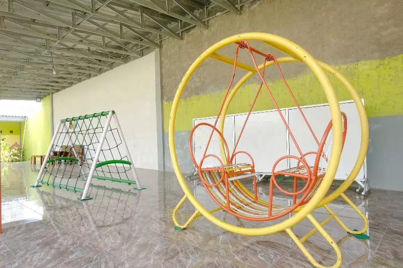 Retkeilymaja Spot On 1773 Ilyasa Family