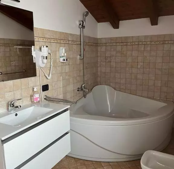 Color House Malpensa B&b