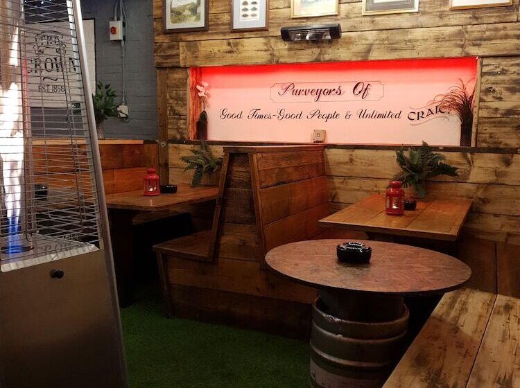 Pansiyon The Crown Pub & Guesthouse