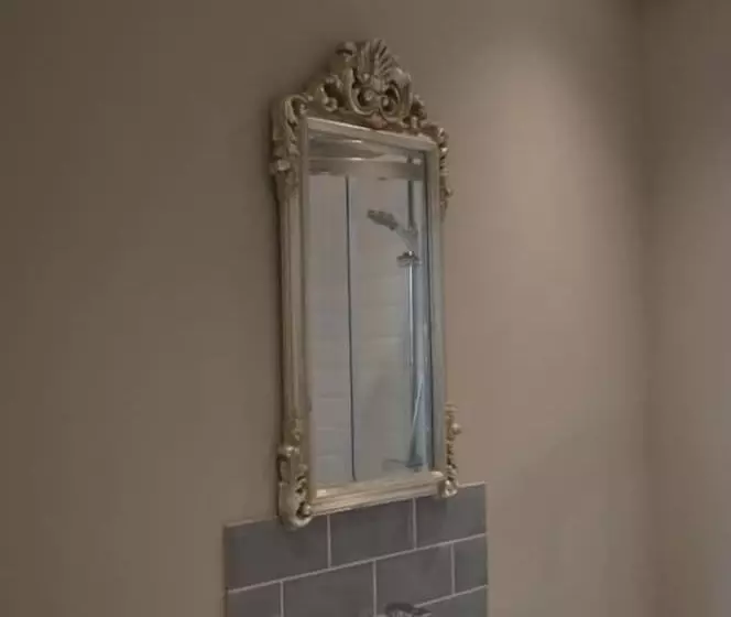 ペンション The Crown Pub & Guesthouse