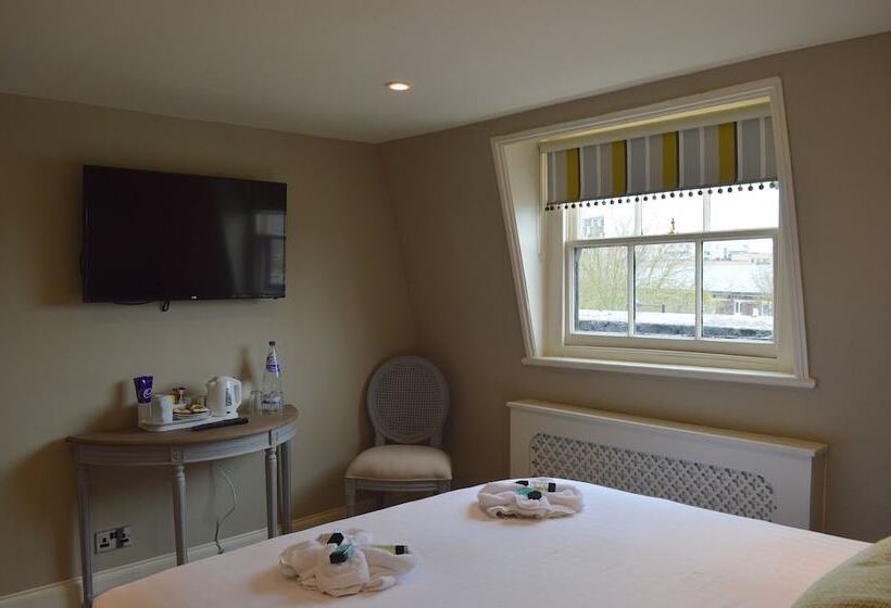 Pansiyon The Crown Pub & Guesthouse