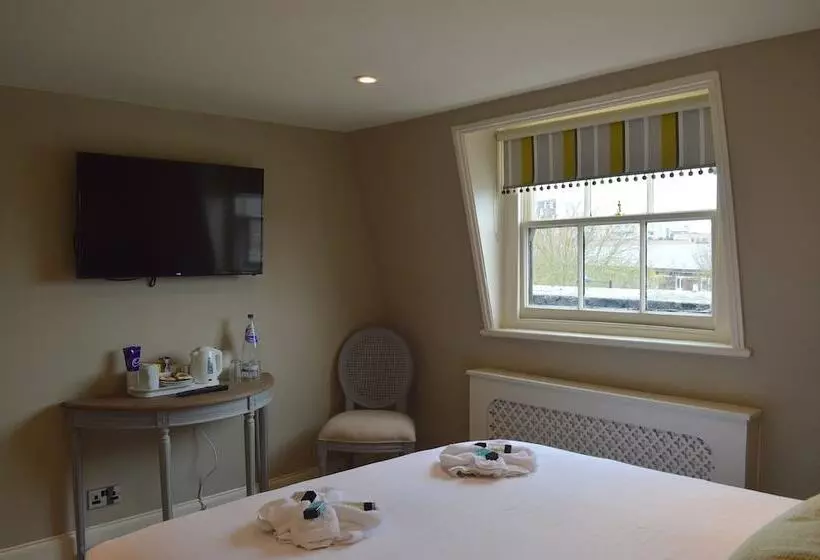 ペンション The Crown Pub & Guesthouse