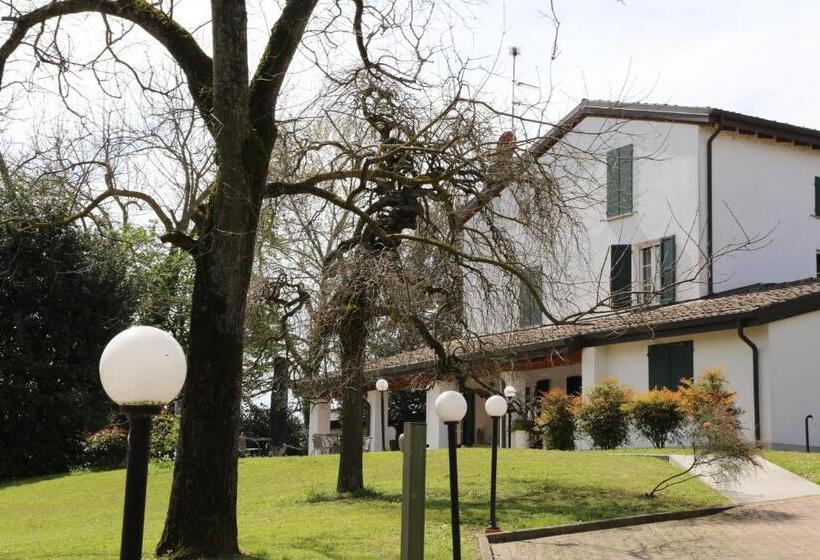 ベッドアンドブレックファースト Room&breakfast Villa Angela