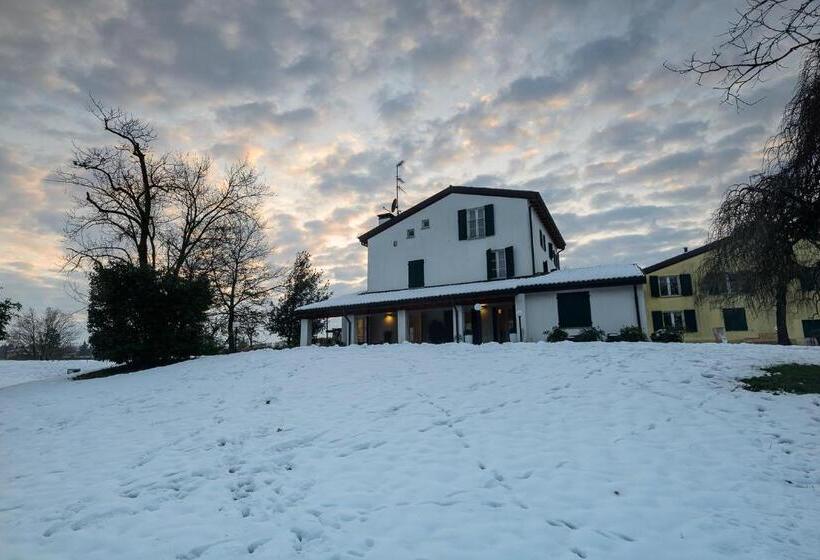 ベッドアンドブレックファースト Room&breakfast Villa Angela